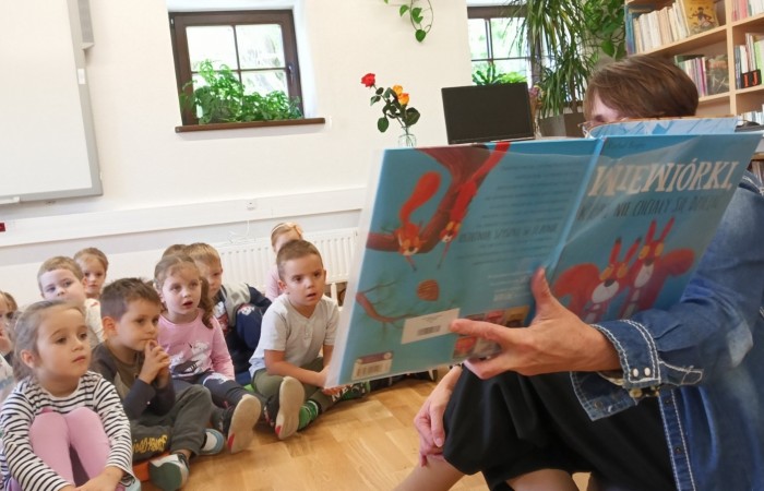 Zajęcia czytelnicze dla „Smerfów” w Bibliotece
