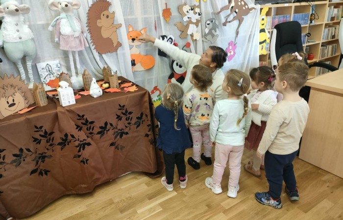 Słoneczka i Tygrysy z wizytą w Gminnego Bibliotece Publicznej