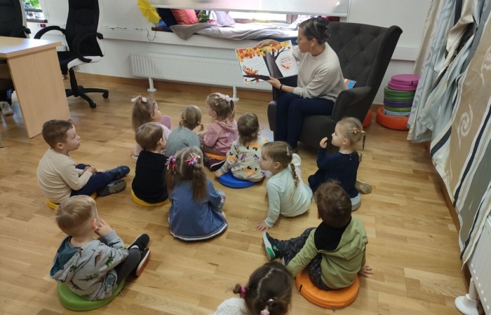Słoneczka i Tygrysy z wizytą w Gminnego Bibliotece Publicznej