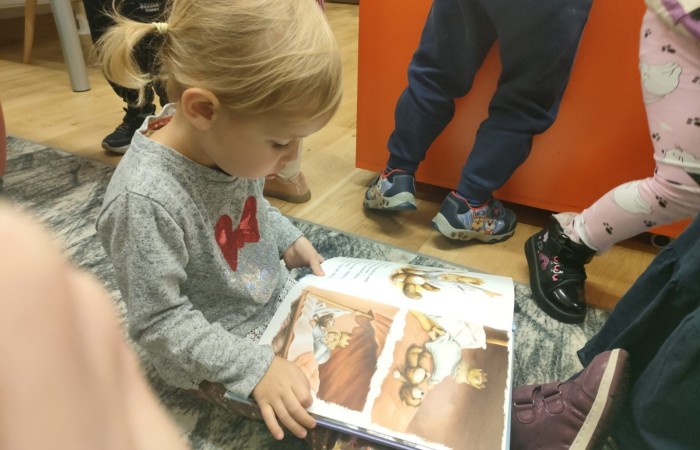 Słoneczka i Tygrysy z wizytą w Gminnego Bibliotece Publicznej