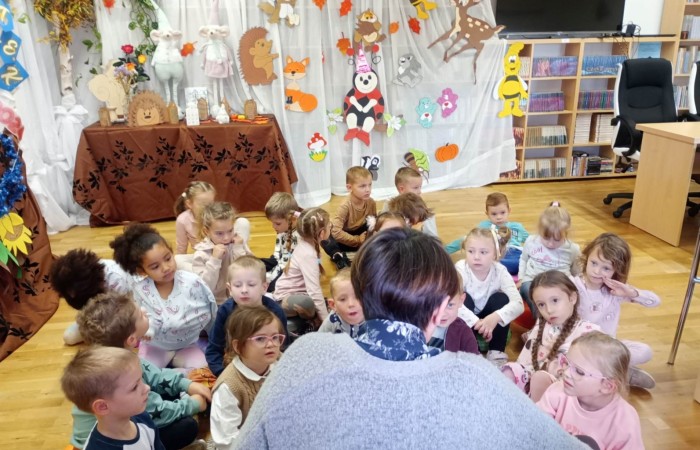 Słoneczka i Tygrysy z wizytą w Gminnego Bibliotece Publicznej