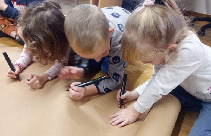 Słoneczka i Tygrysy z wizytą w Gminnego Bibliotece Publicznej