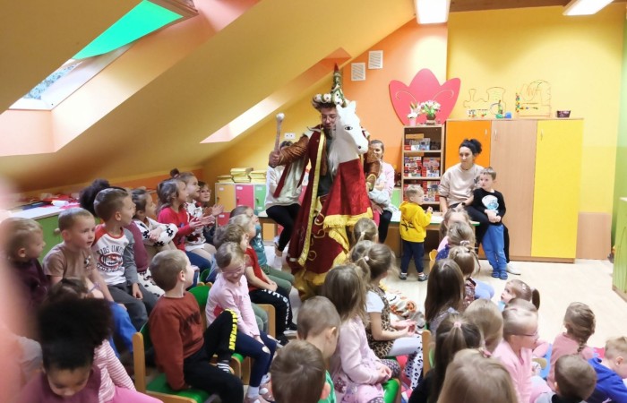Audycja muzyczna o tematyce ludowej i patriotycznej pt. „11 listopada – Święto Niepodległości”