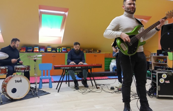 „W świątecznym nastoju” – audycja muzyczna „Pracownia Jaszczur i Przyjaciele”