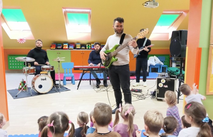 „W świątecznym nastoju” – audycja muzyczna „Pracownia Jaszczur i Przyjaciele”