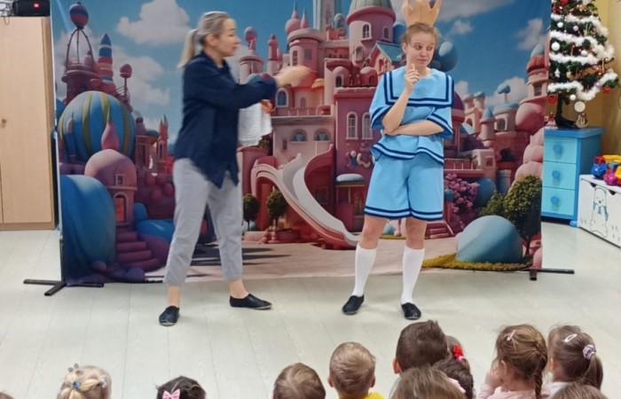Wizyta Teatrzyku Zielony Melonik