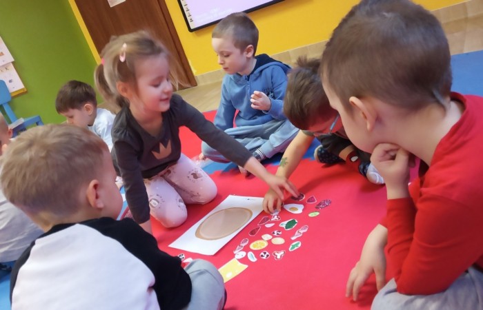 Międzynarodowy Dzień Pizzy - grupa Smerfy