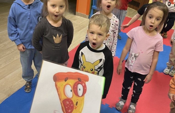 Międzynarodowy Dzień Pizzy - grupa Smerfy