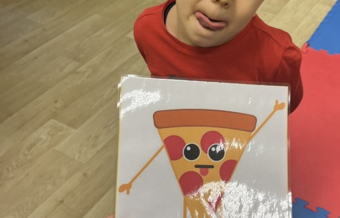 Międzynarodowy Dzień Pizzy - grupa Smerfy