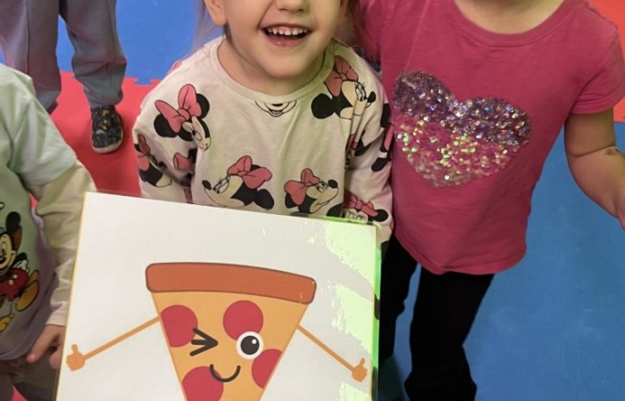 Międzynarodowy Dzień Pizzy - grupa Smerfy