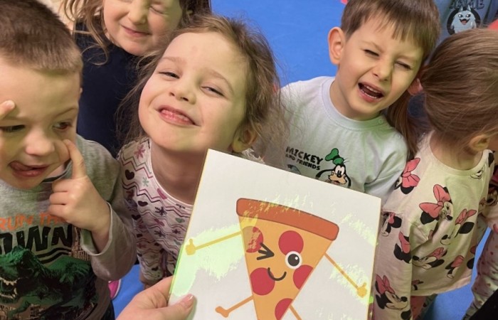 Międzynarodowy Dzień Pizzy - grupa Smerfy