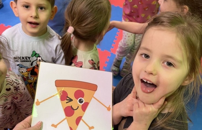 Międzynarodowy Dzień Pizzy - grupa Smerfy