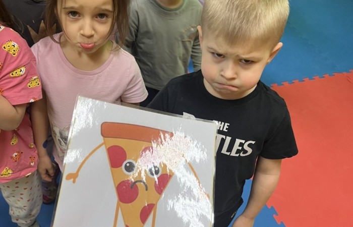 Międzynarodowy Dzień Pizzy - grupa Smerfy