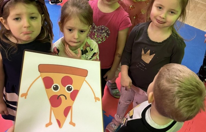 Międzynarodowy Dzień Pizzy - grupa Smerfy