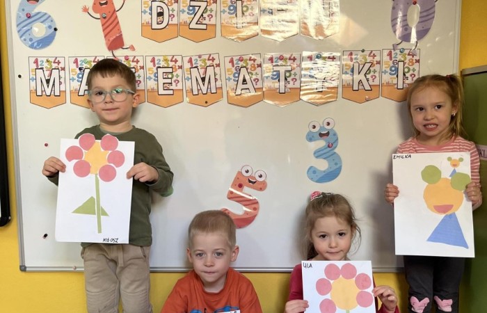 Dzień Matematyki w naszym przedszkolu! - Smerfy