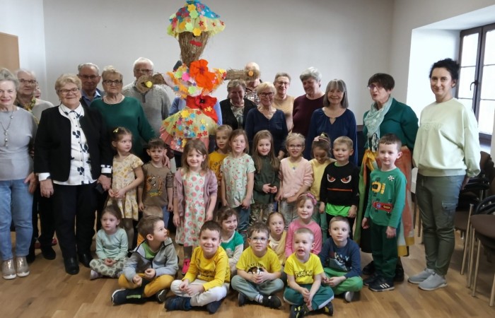 Pierwszy dzień wiosny - grupa Smerfy