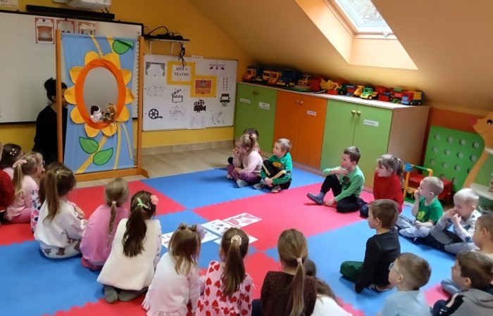 Dzień Teatru - grupa Smerfy