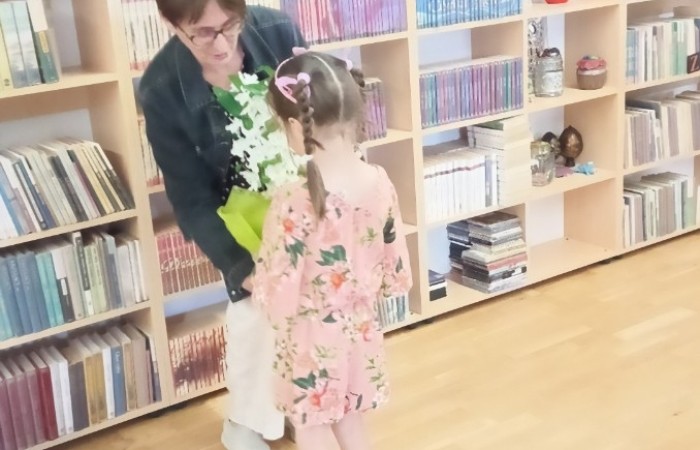 W świecie książek – wspólne czytanie i podziękowanie dla Biblioteki