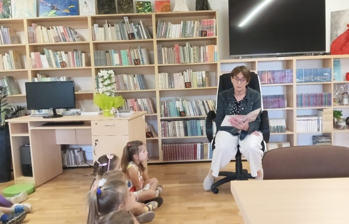 W świecie książek – wspólne czytanie i podziękowanie dla Biblioteki