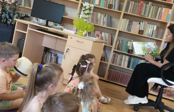 W świecie książek – wspólne czytanie i podziękowanie dla Biblioteki