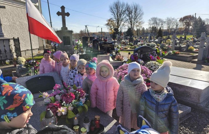 Wyjście przedszkolaków na Grób Nieznanego Żołnierza