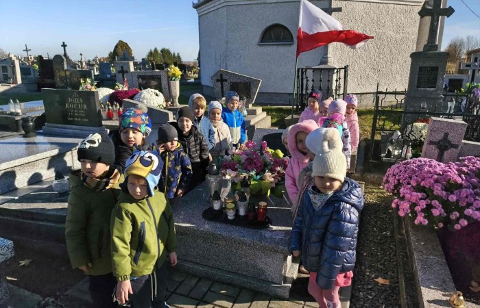 Wyjście przedszkolaków na Grób Nieznanego Żołnierza