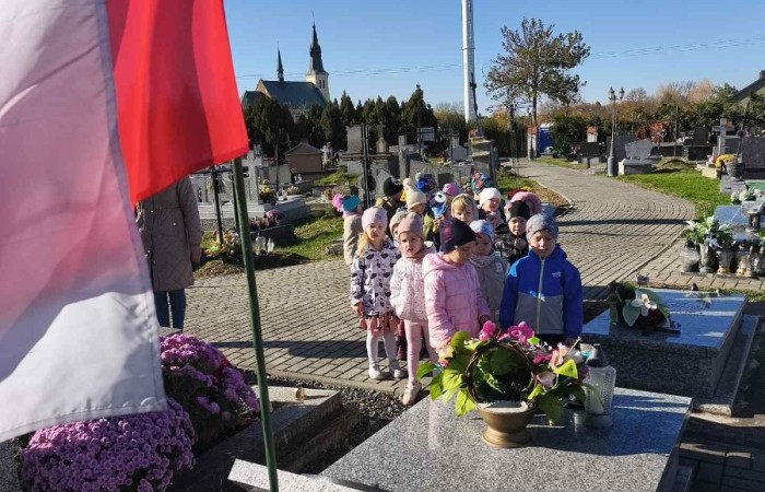 Wyjście przedszkolaków na Grób Nieznanego Żołnierza