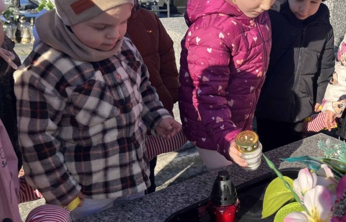Wyjście przedszkolaków na Grób Nieznanego Żołnierza