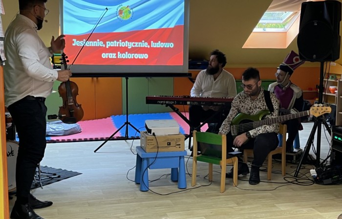 Audycja muzyczna „Jesiennie, patriotycznie, ludowo i kolorowo”