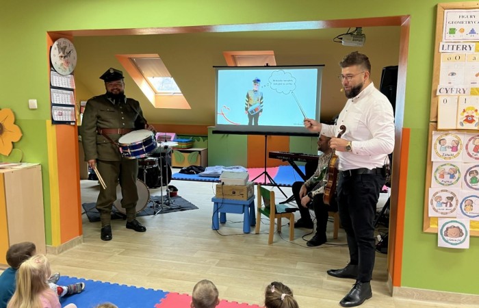Audycja muzyczna „Jesiennie, patriotycznie, ludowo i kolorowo”