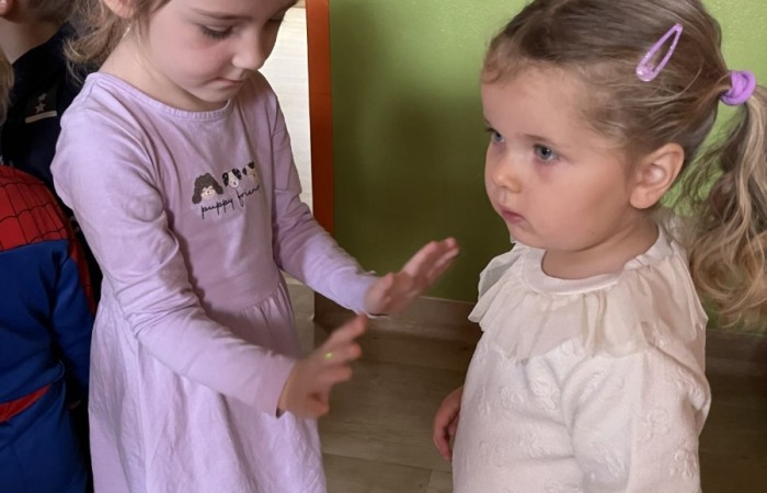 Andrzejkowa zabawa przedszkolaków