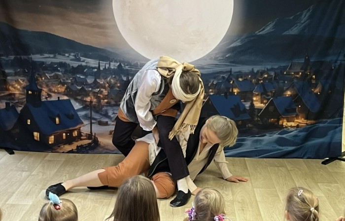 Teatrzyk Zielony Melonik ze spektaklem „Prawdziwie Święty”