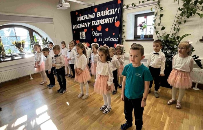 Dzień Babci i Dziadka - spotkanie czytelnicze w Bibliotece z Seniorami