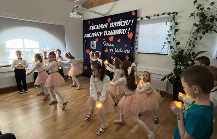 Dzień Babci i Dziadka - spotkanie czytelnicze w Bibliotece z Seniorami
